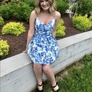 blue/white floral dress